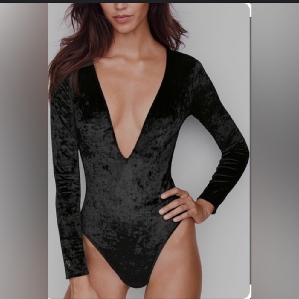 Victorias Secret Velvet Black Deep Plunge Open Back Long Sleeve Blk Bodysuit XS